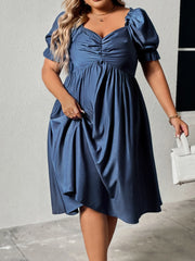 Rosalie - Plus Size Sweetheart Neck Puff Sleeve Backless Midi Dress