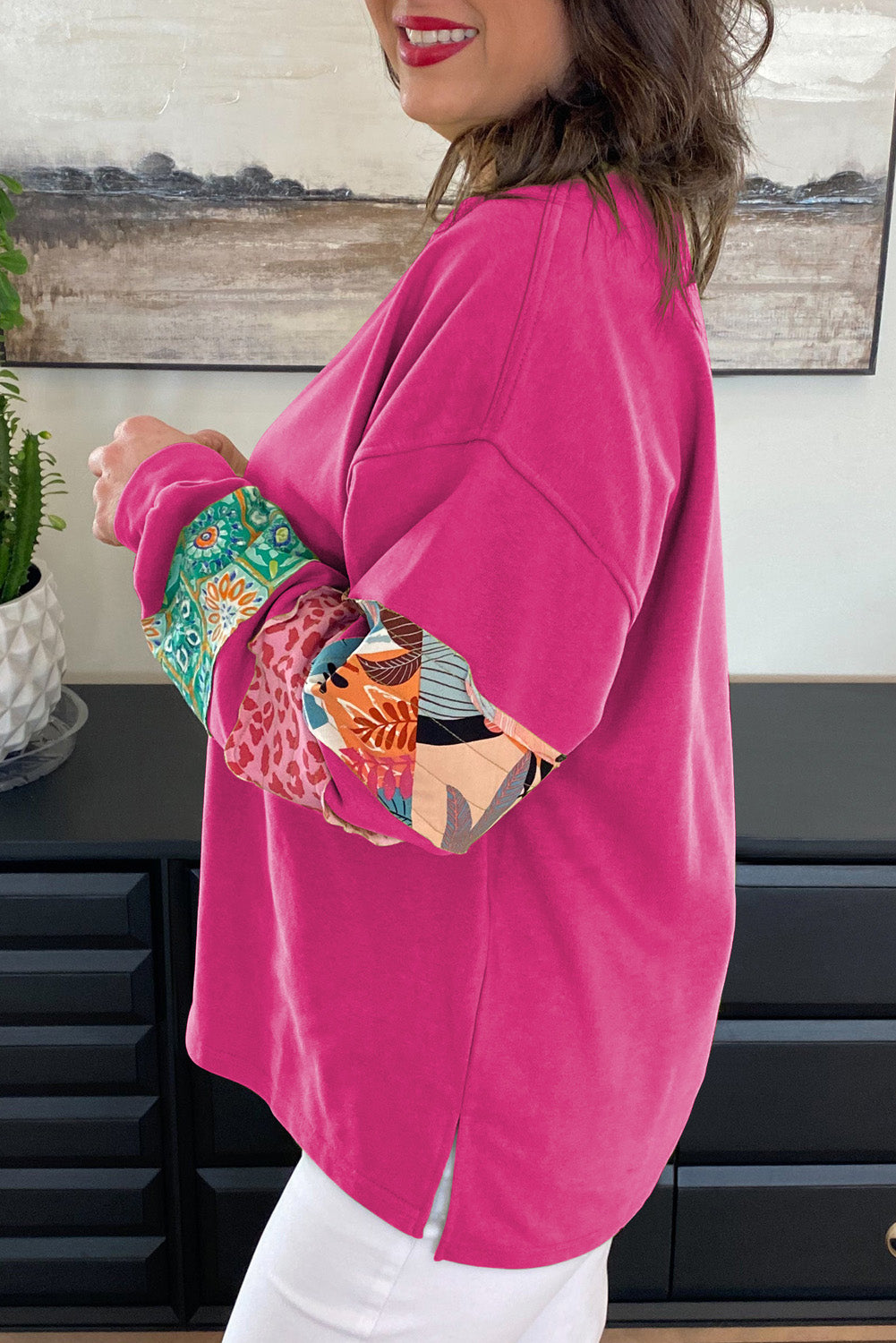 Emma – Plus Size Printed Sleeve Split Sweatshirt