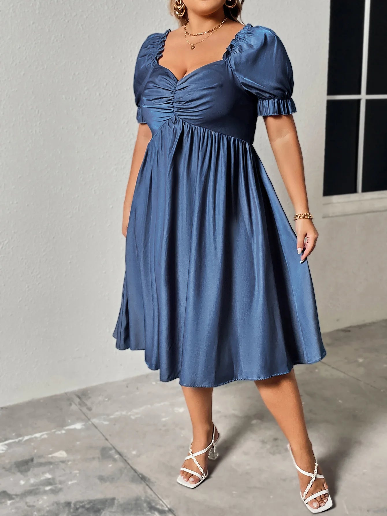 Rosalie - Plus Size Sweetheart Neck Puff Sleeve Backless Midi Dress