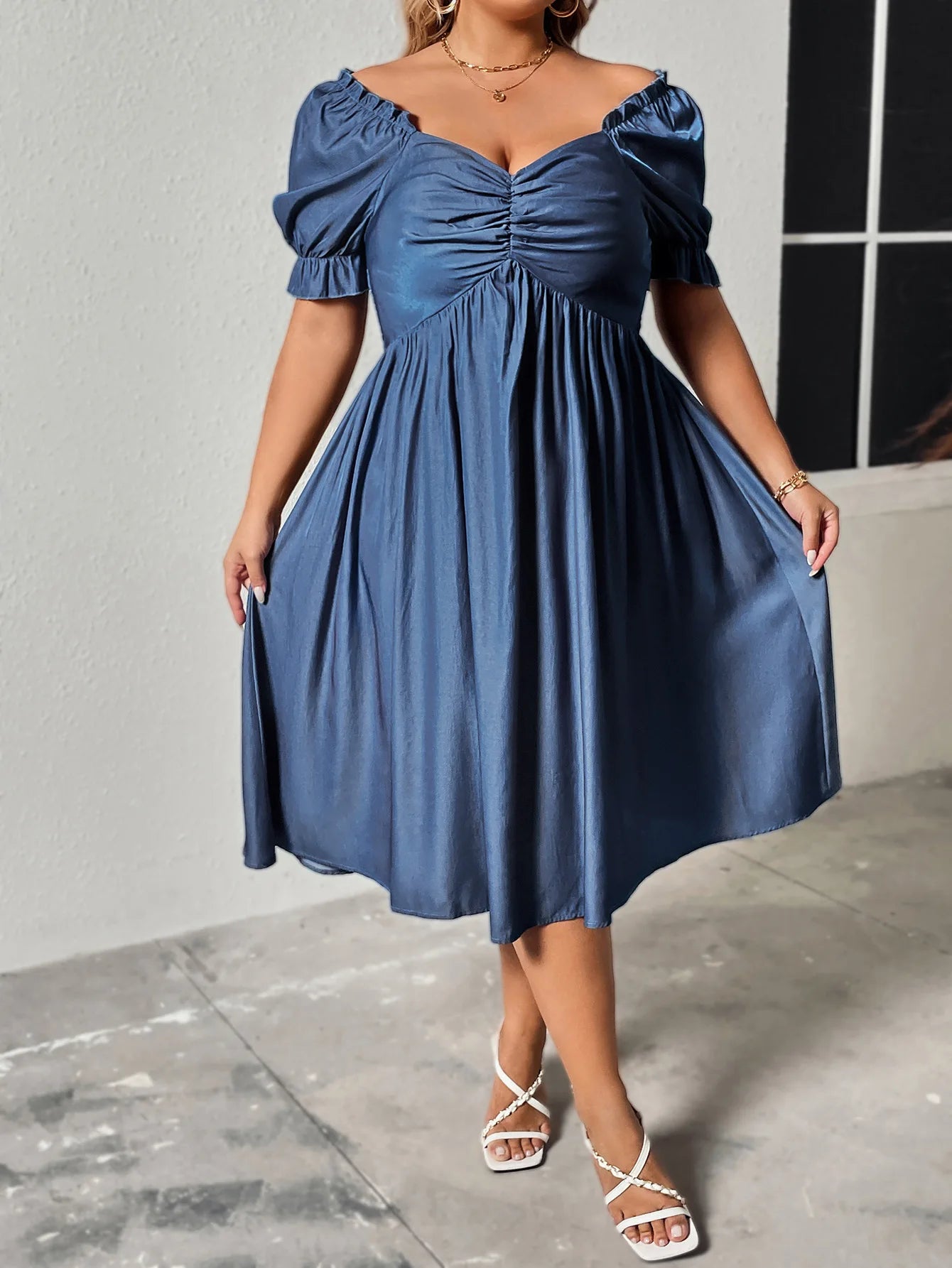 Rosalie - Plus Size Sweetheart Neck Puff Sleeve Backless Midi Dress